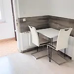 Opel2-apartmenhaus * Rüsselsheim